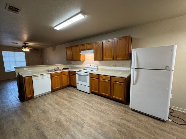 Foto del edificio - 408 Brittney Way