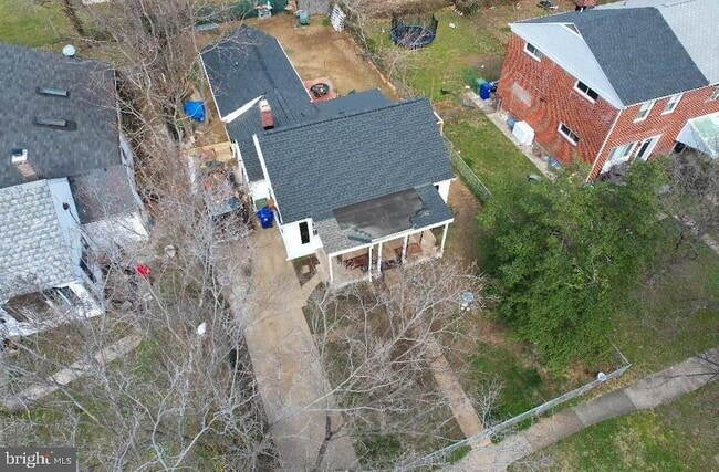 Building Photo - 2924 Virginia Ave