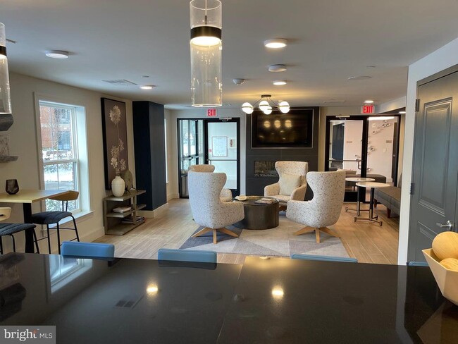 Foto del edificio - 3927 Fair Ridge Dr