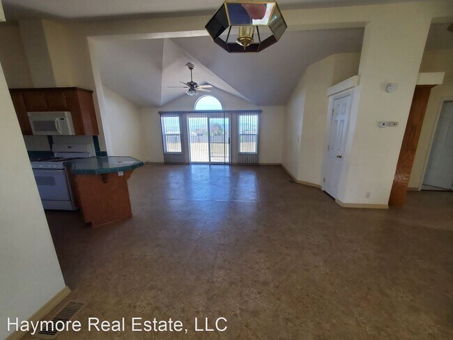 Foto del edificio - 3 br, 2 bath House - 7077 S Elmer Loop