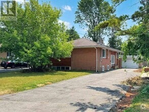 Building Photo - 17 Dobbin Rd