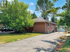 Building Photo - 17 Dobbin Rd