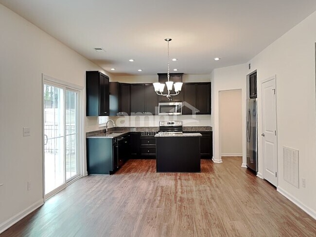 Foto del edificio - 5054 Twin River Dr