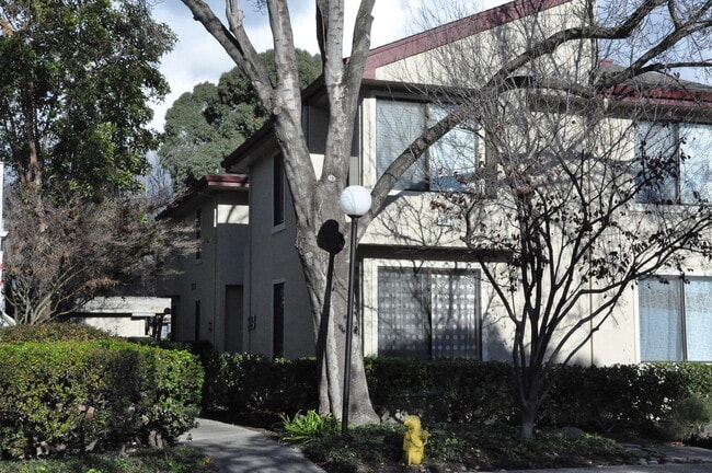 Building Photo - 39913 Parada St