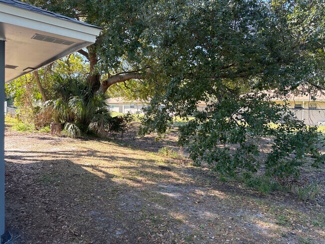 Building Photo - Great 4 bedroom home