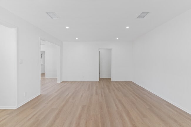 Building Photo - 237 Belmont Ave
