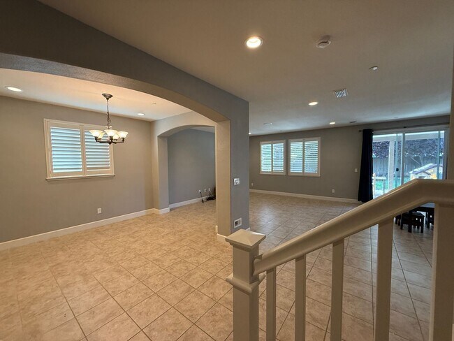 Building Photo - Four Bedroom West Roseville Home