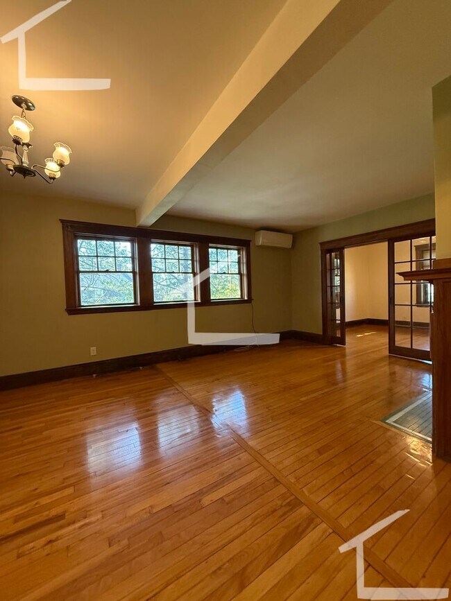 Foto del edificio - 60 Cummings Rd