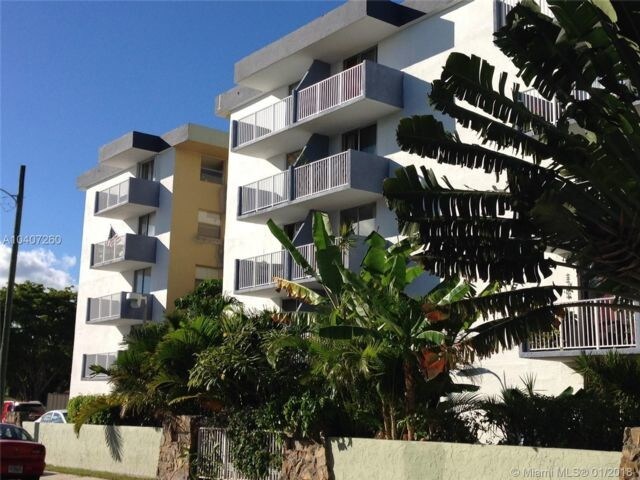 Building Photo - 1801 S Treasure Dr