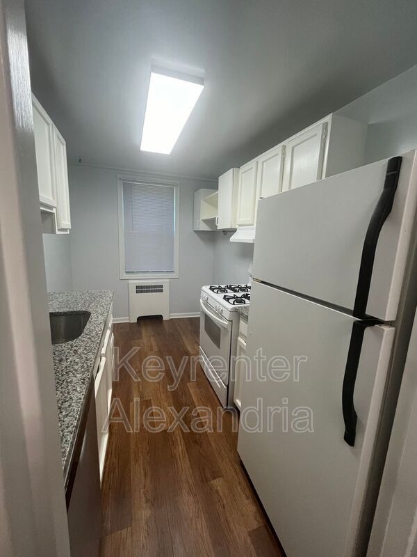 Building Photo - 206 N George Mason Dr. Apt 3