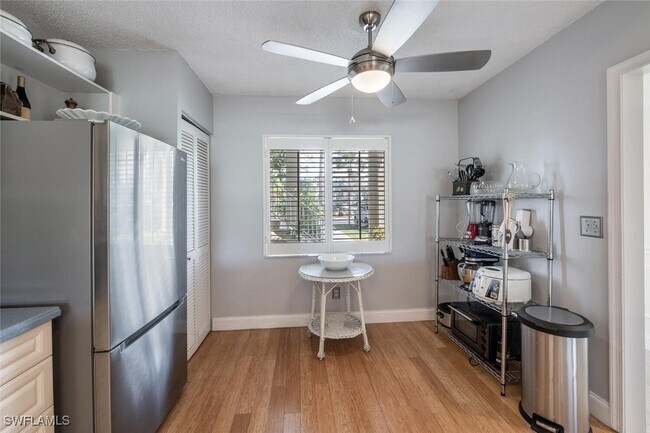 Foto del edificio - 4564 Andover Way