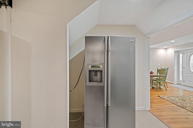 Building Photo - 12157 Darnley Rd