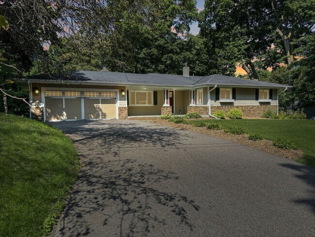 Building Photo - 3936 Avondale St