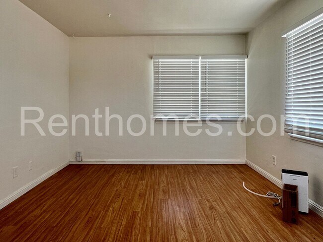 Building Photo - 3821 Meade Ave