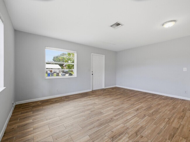Foto del edificio - 3561 Oberon Ave