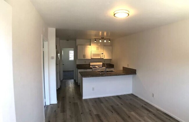 Foto del edificio - 1040 W 91st St