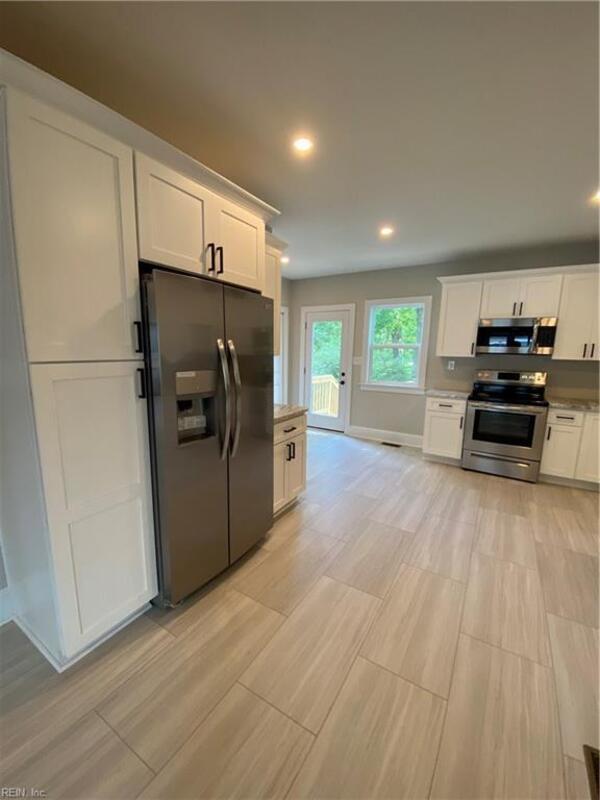 Foto del edificio - 316 Roselynn Ln