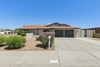 Building Photo - 3020 W Hartford Dr