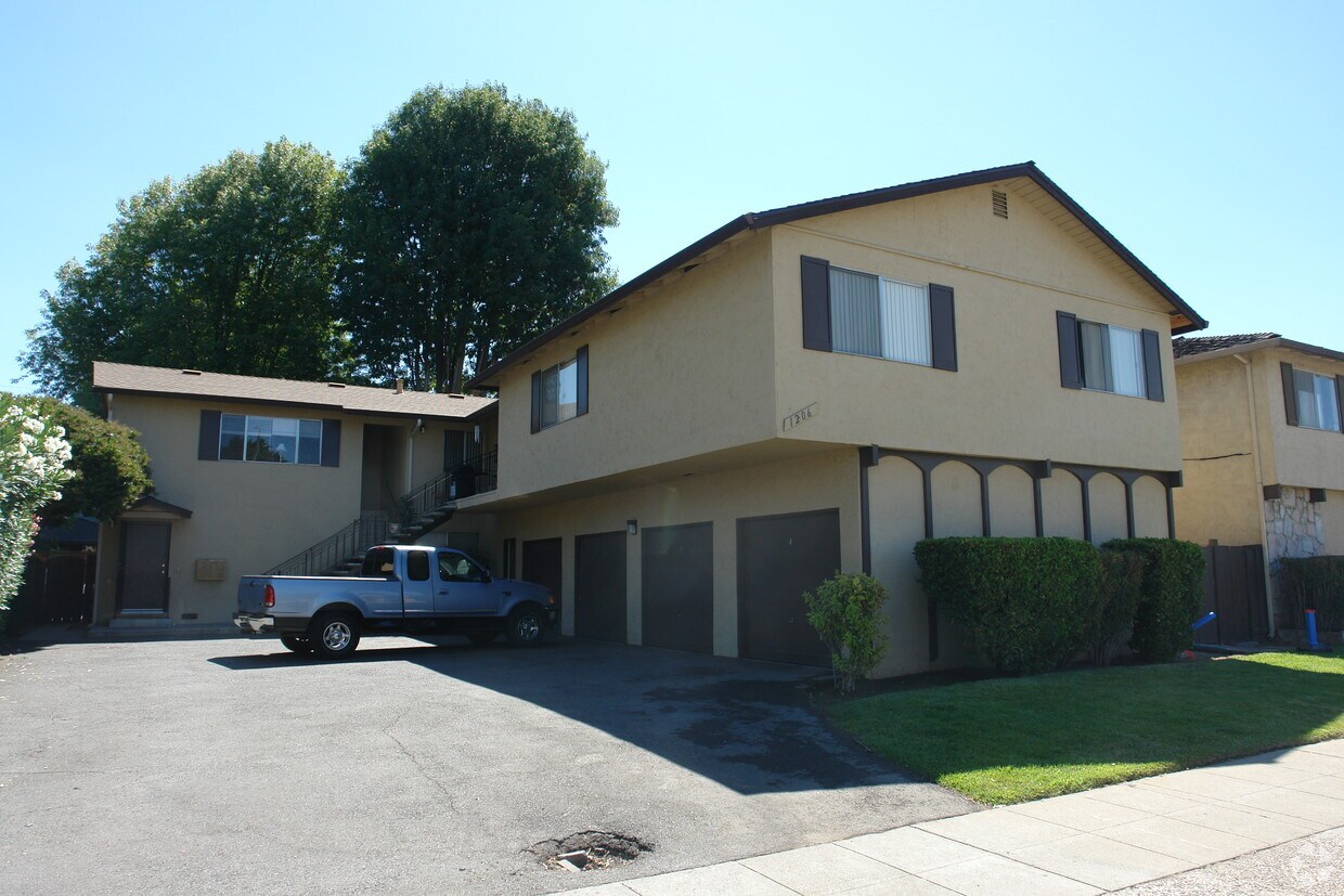Primary Photo - 1206 Francisco Ave