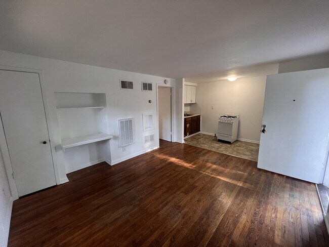 Foto del edificio - 1732 W 21st St