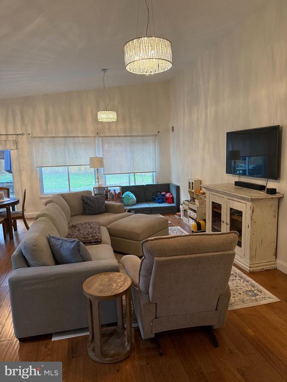 Foto del edificio - 2537 Oakhampton Pl