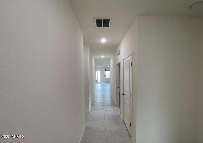 Foto del edificio - 19142 W Elm St