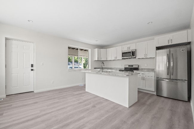 Building Photo - 34 Cross St