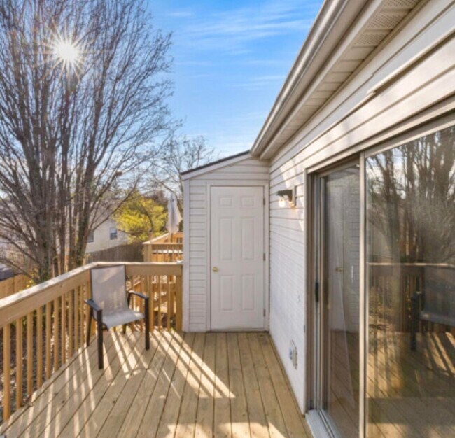 Foto del edificio - 3685 Squires Woods Way