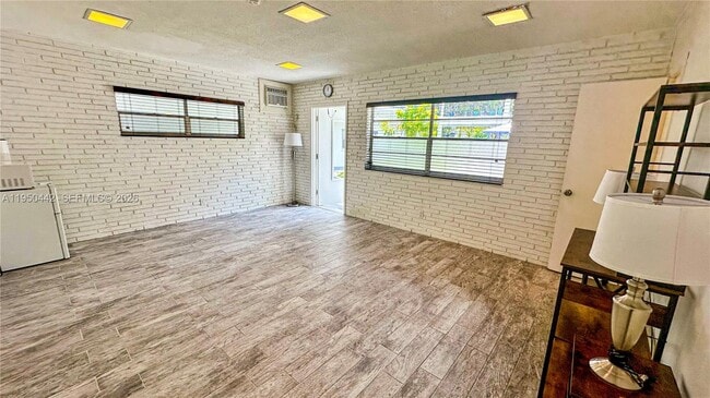 Building Photo - 3515 Van Buren St