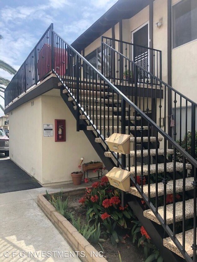 Foto principal - 18332 Patterson Ln