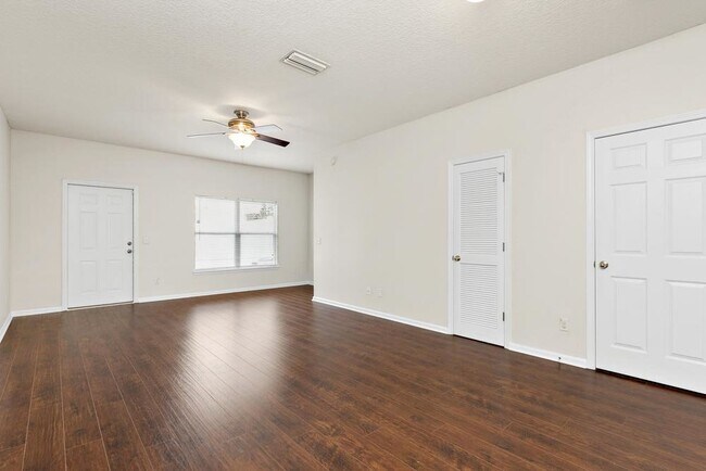 Foto del edificio - 300 Southern Branch Ln