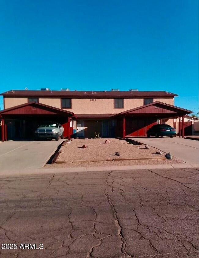 Foto principal - 1510 E 26th Ln