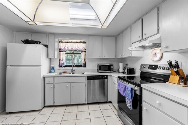 Foto del edificio - 4320 Thompson Ave