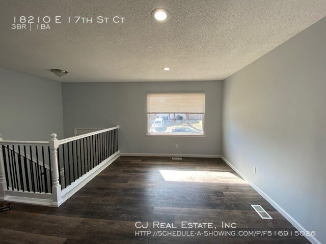 Building Photo - 18210 E 17 Ct N