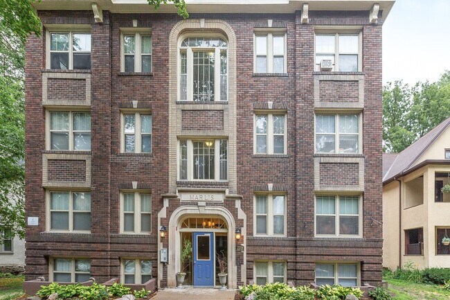 Building Photo - 2216 Harriet Ave