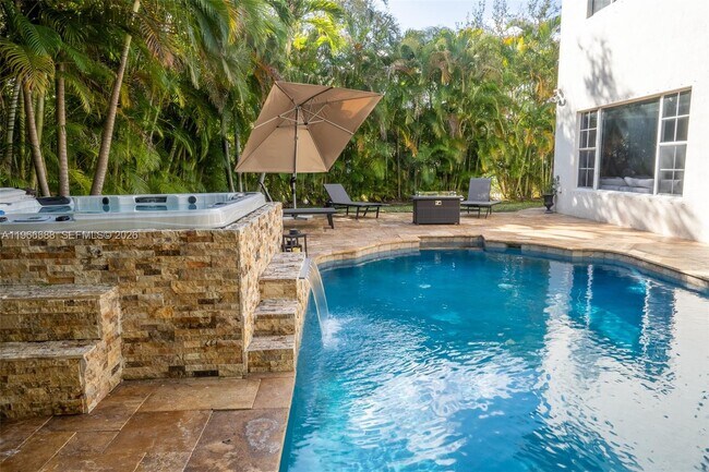 Foto del edificio - 7875 NW 110th Dr