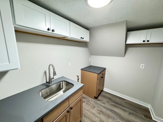 Building Photo - 38 Clifton Ave