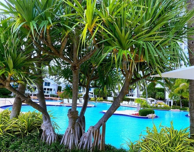 Foto del edificio - 100 South Pointe Dr