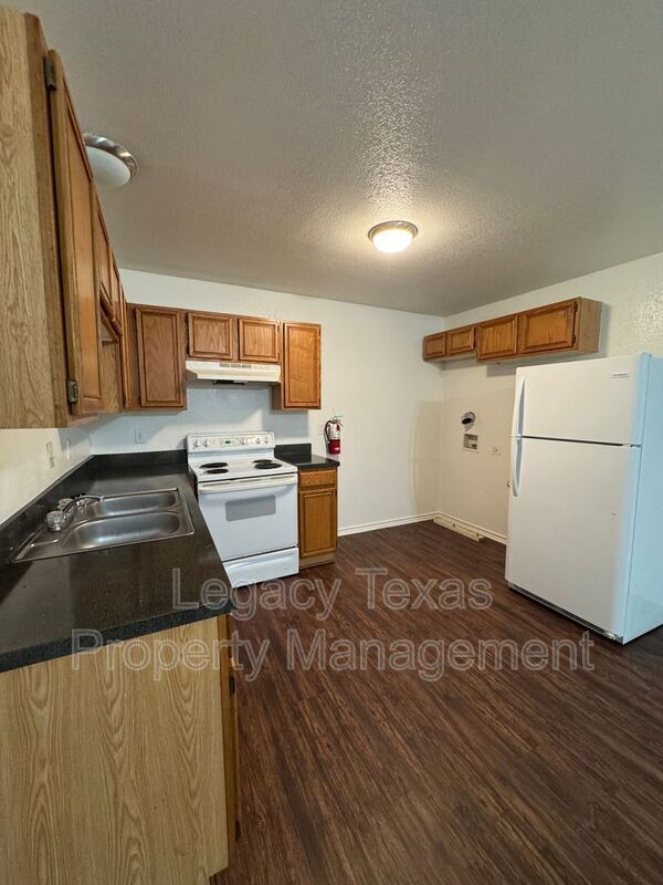 Foto del edificio - 1108 Williams Ave