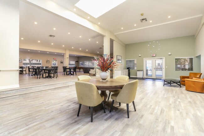 Foto del edificio - Somerset Commons Apartments
