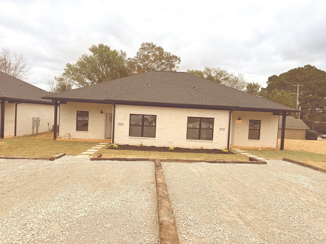 Foto principal - 1515 Jordan Rd