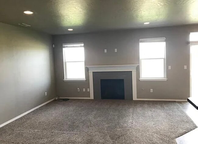 Building Photo - 2933 S Dawes Pl