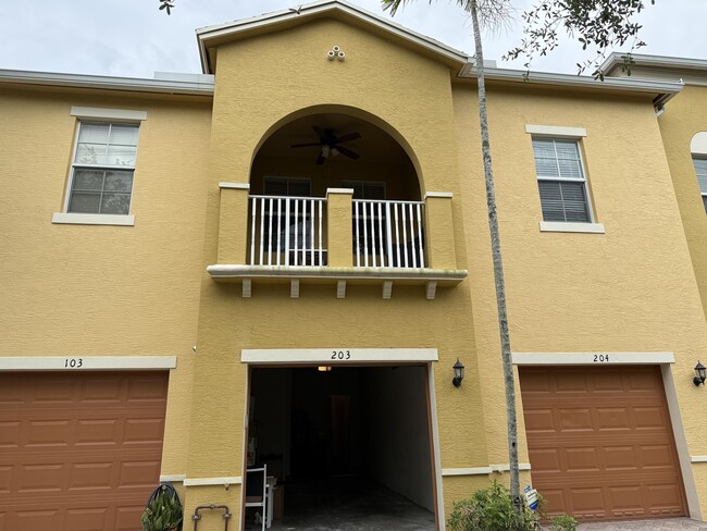 Building Photo - 127 Seagrape Dr