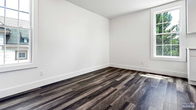 Foto del edificio - 75 Oak St