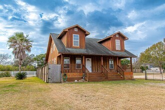 Building Photo - 633 Bradley St