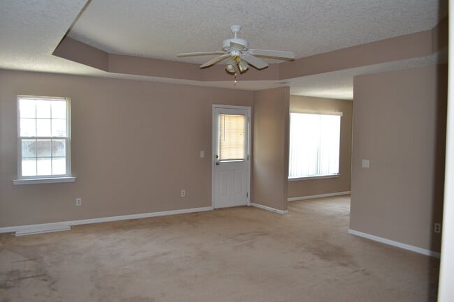 Building Photo - Home For Rent