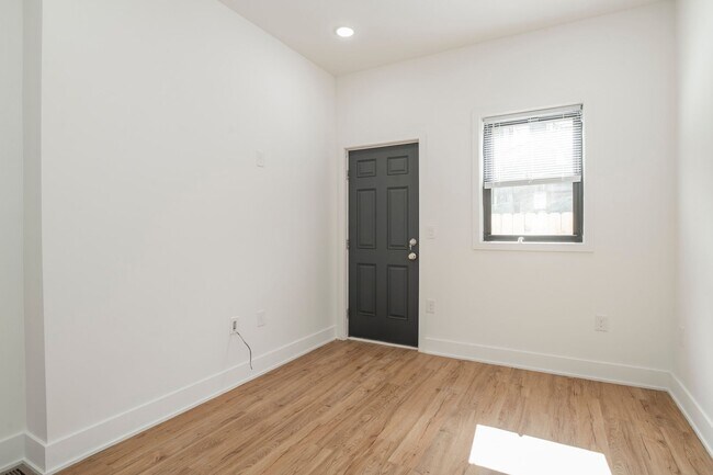 Foto del edificio - 3312 W Cumberland St