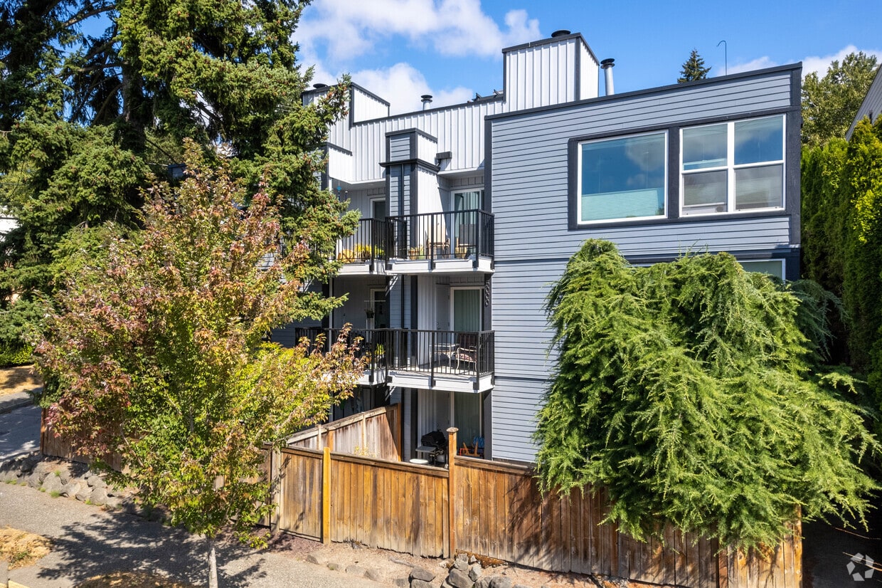 Exterior - 5000 Fauntleroy Way SW