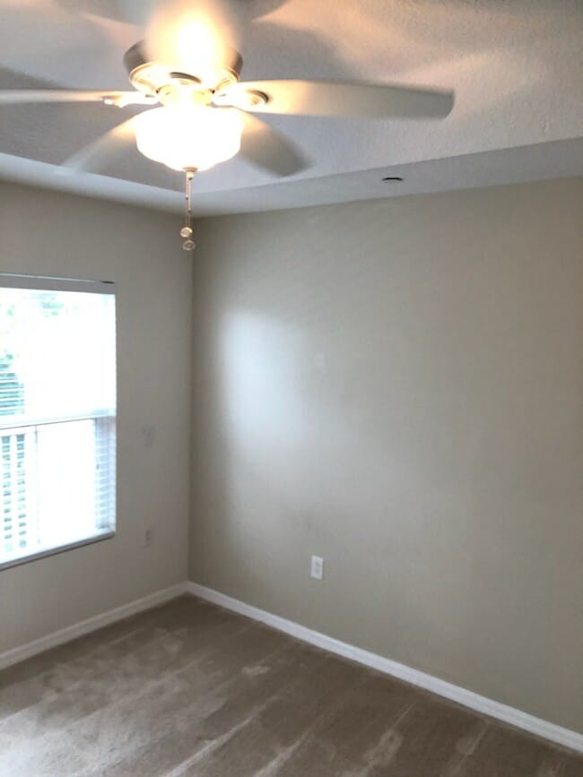 Building Photo - 7313 Black Walnut Way