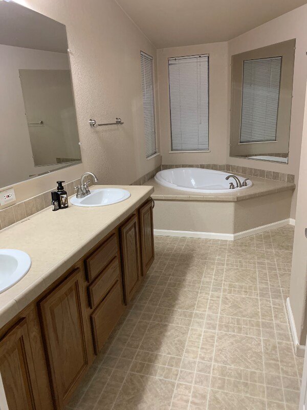 Foto del edificio - 4363 E Wintergreen Rd